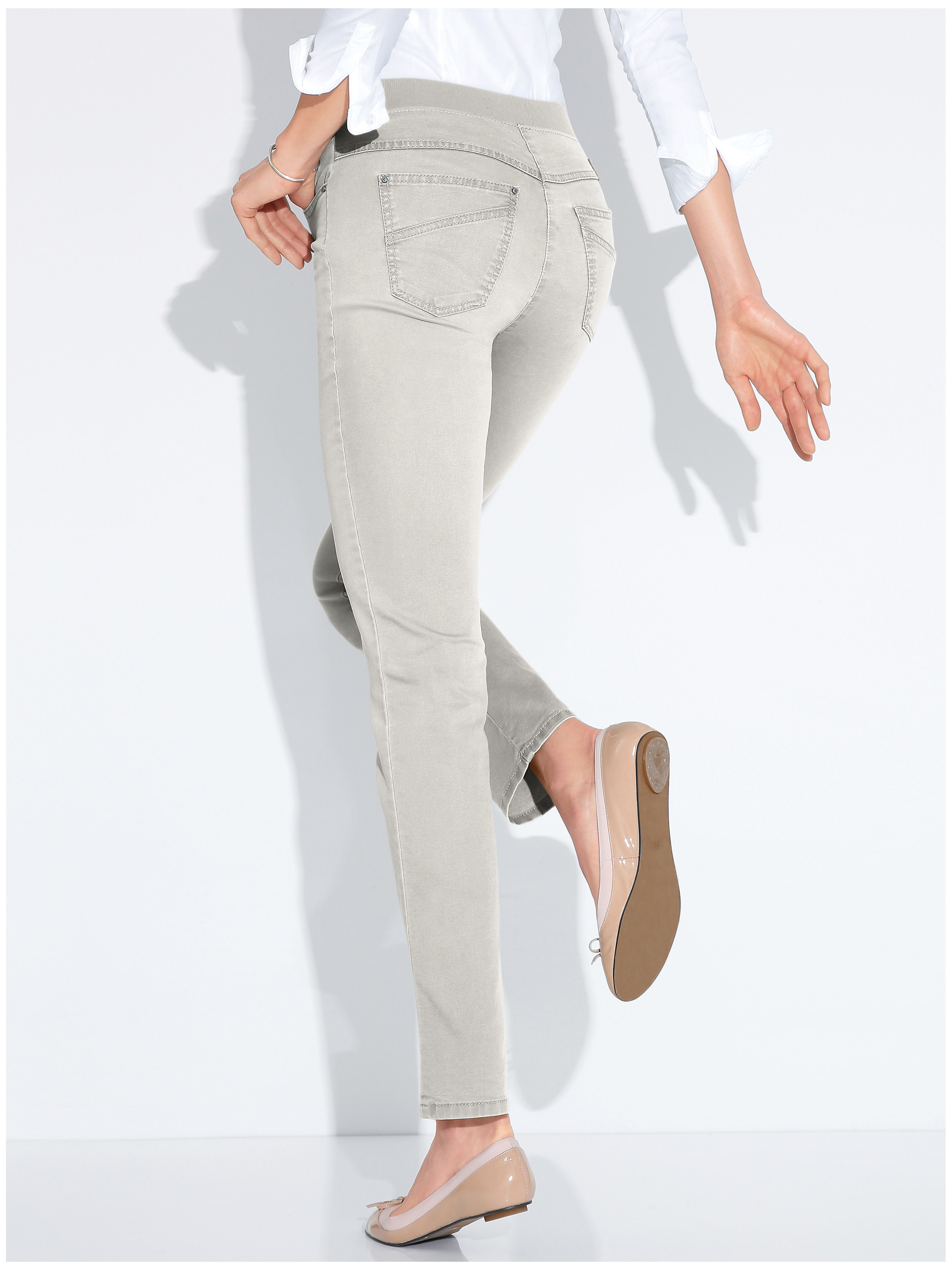 Le pantalon ProForm Slim, modèle PAMINA de Raphaela by Brax denim taille 54